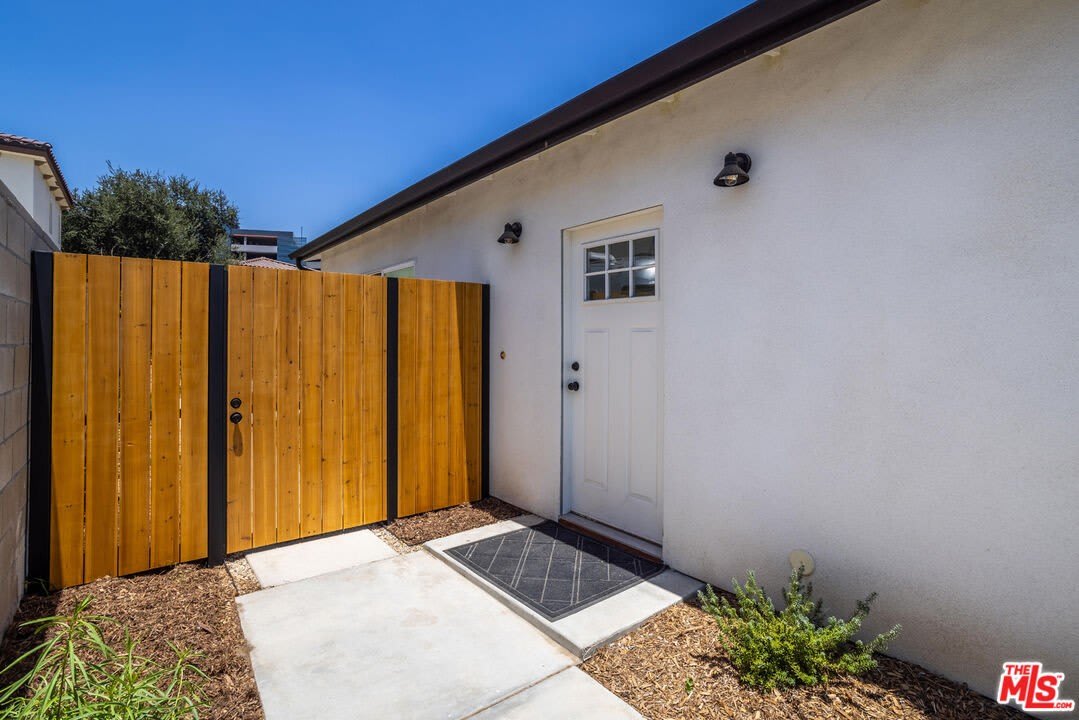 345 Genoa St – photo 5