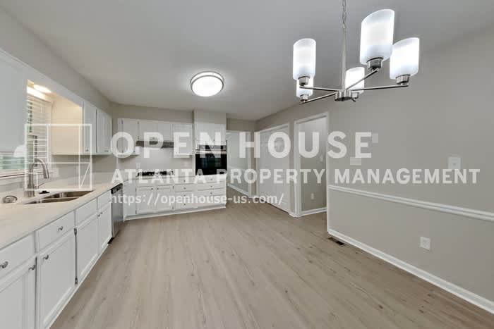 385 Deerwood Drive – photo 5