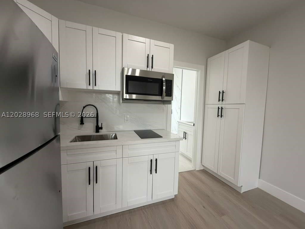 2425 SW 6th St – photo 3