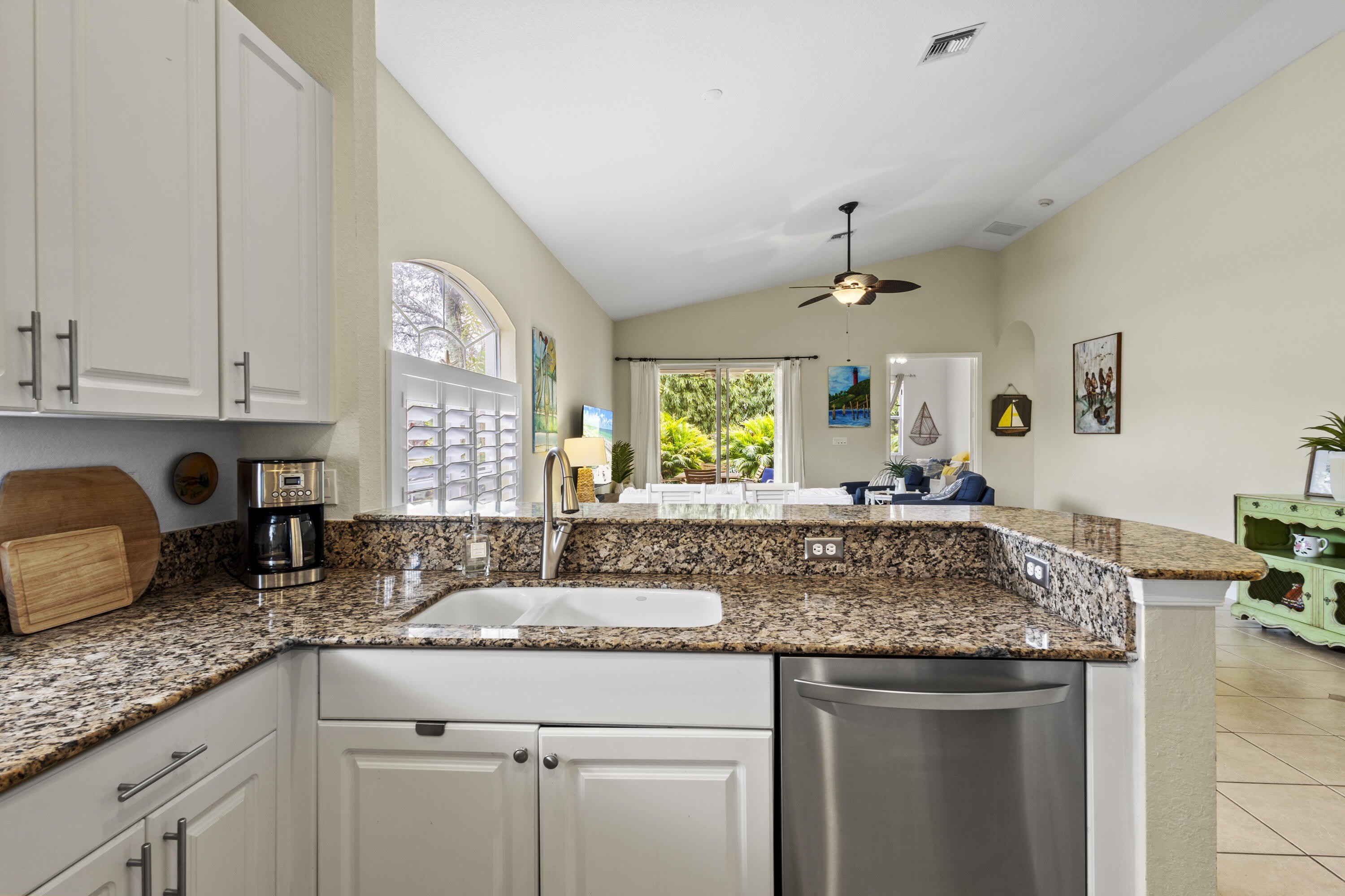 7085 SE CRICKET Court – photo 4