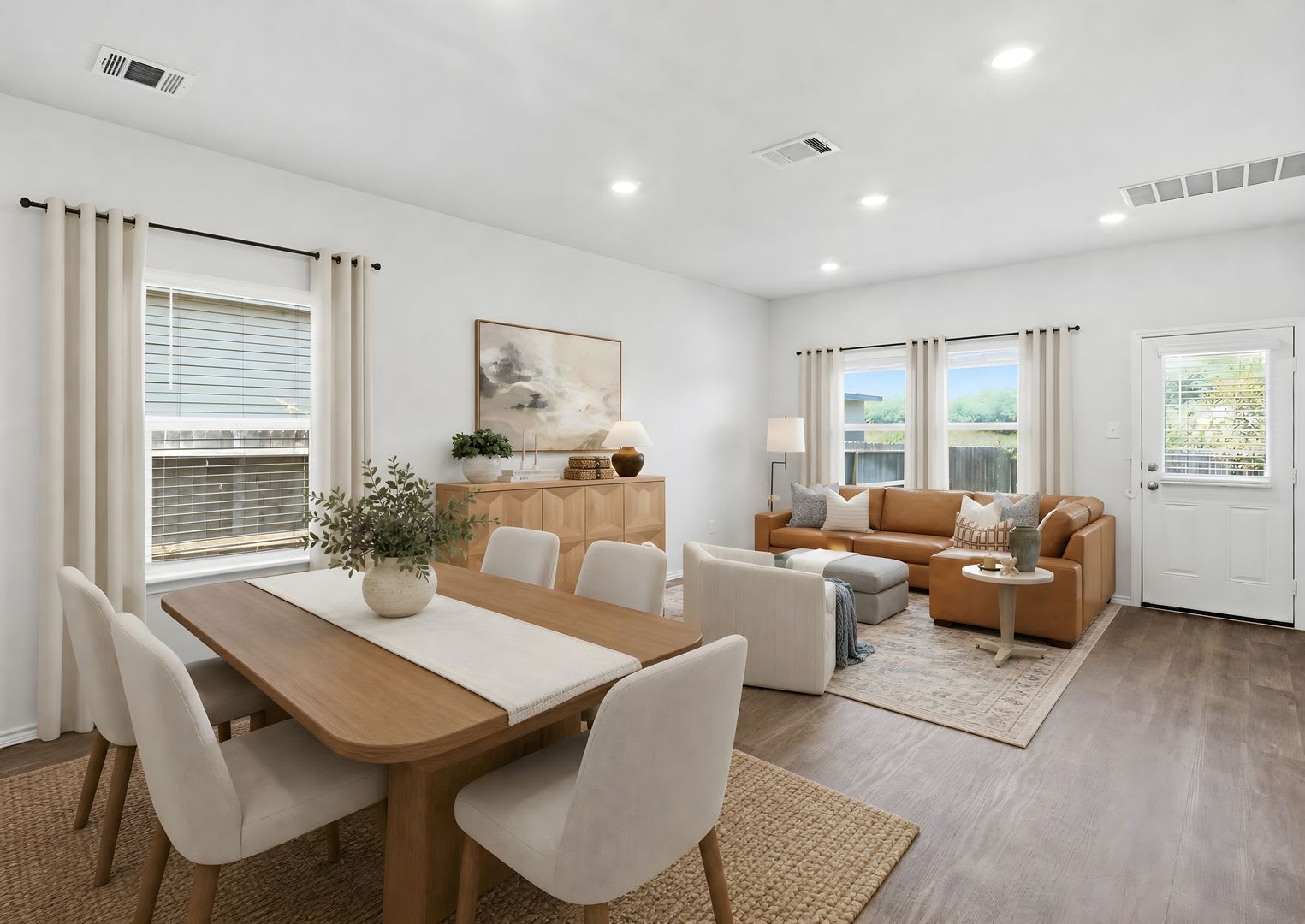 4 Bedroom Home With Primary Suite Downstairs And Community Pool – photo 2