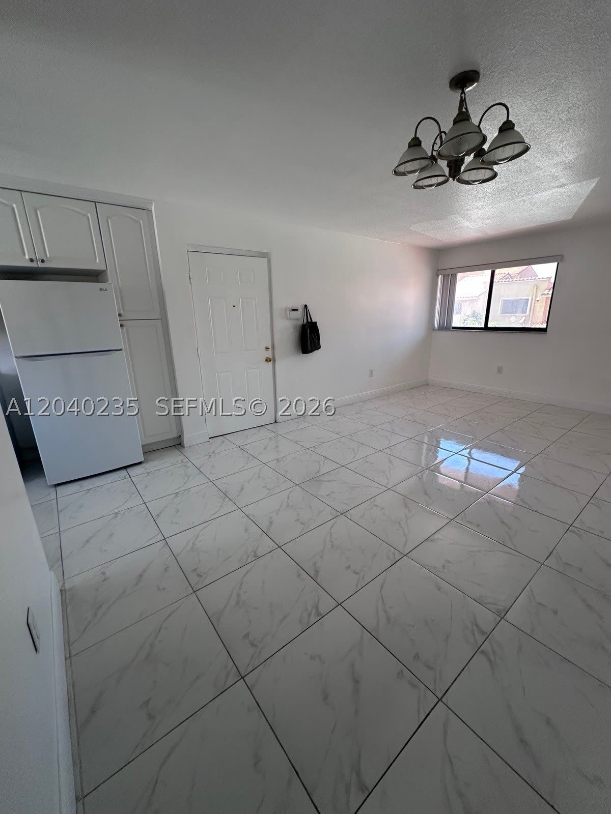 2740 W 61St St – photo 3