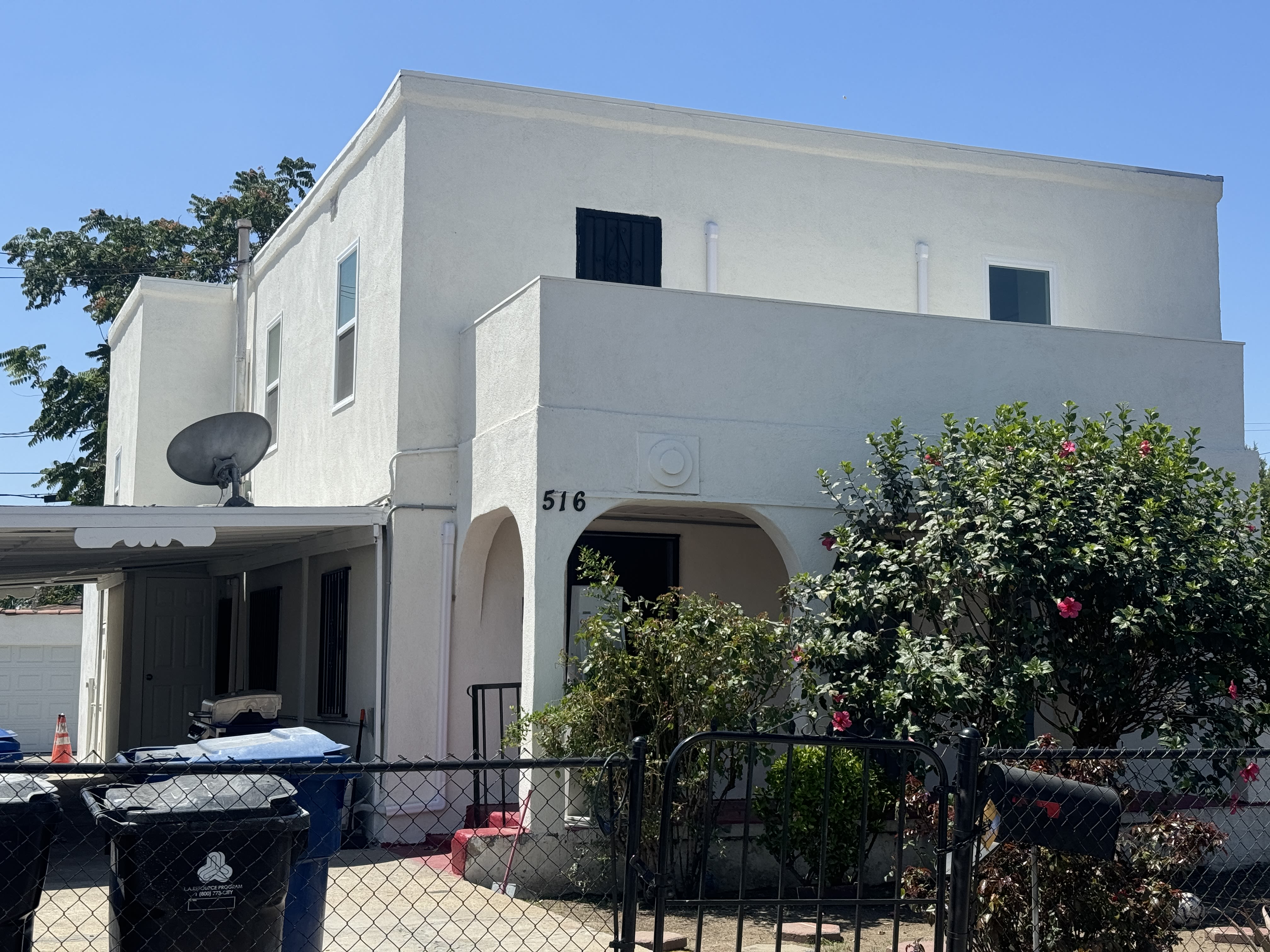 516 W 109th St – photo 1