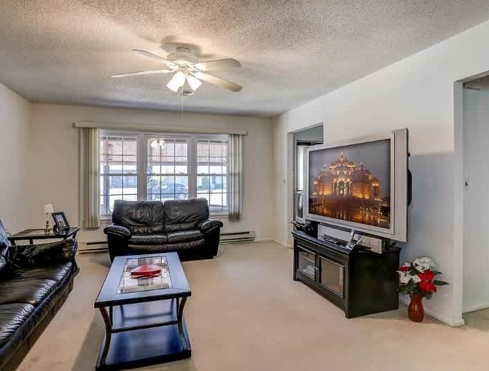 224 Lexington Drive – photo 2