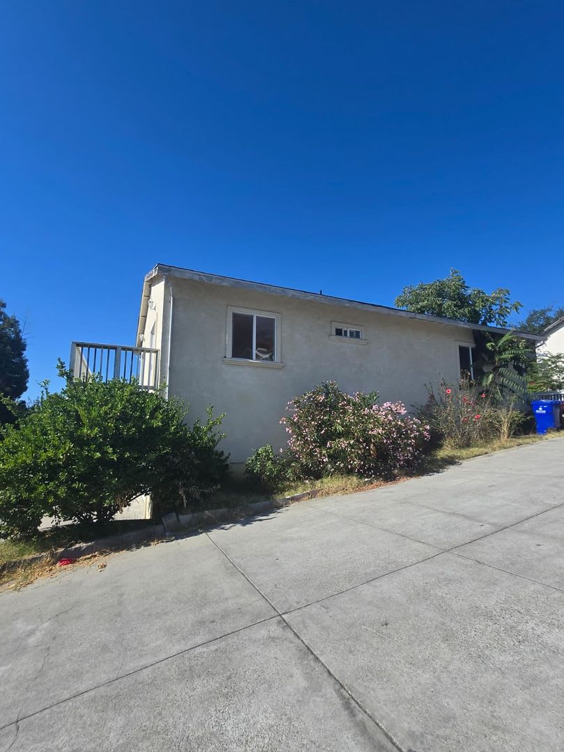 8027 Ney Ave – photo 4