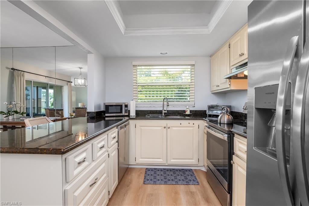 105 GEORGETOWN Blvd – photo 5