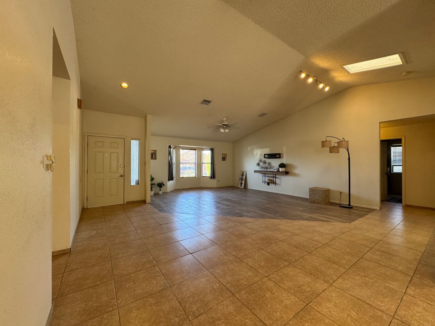 3BR/2BA/2CG, 1855 sq.ft. rental in Sierra Vista, AZ – photo 3