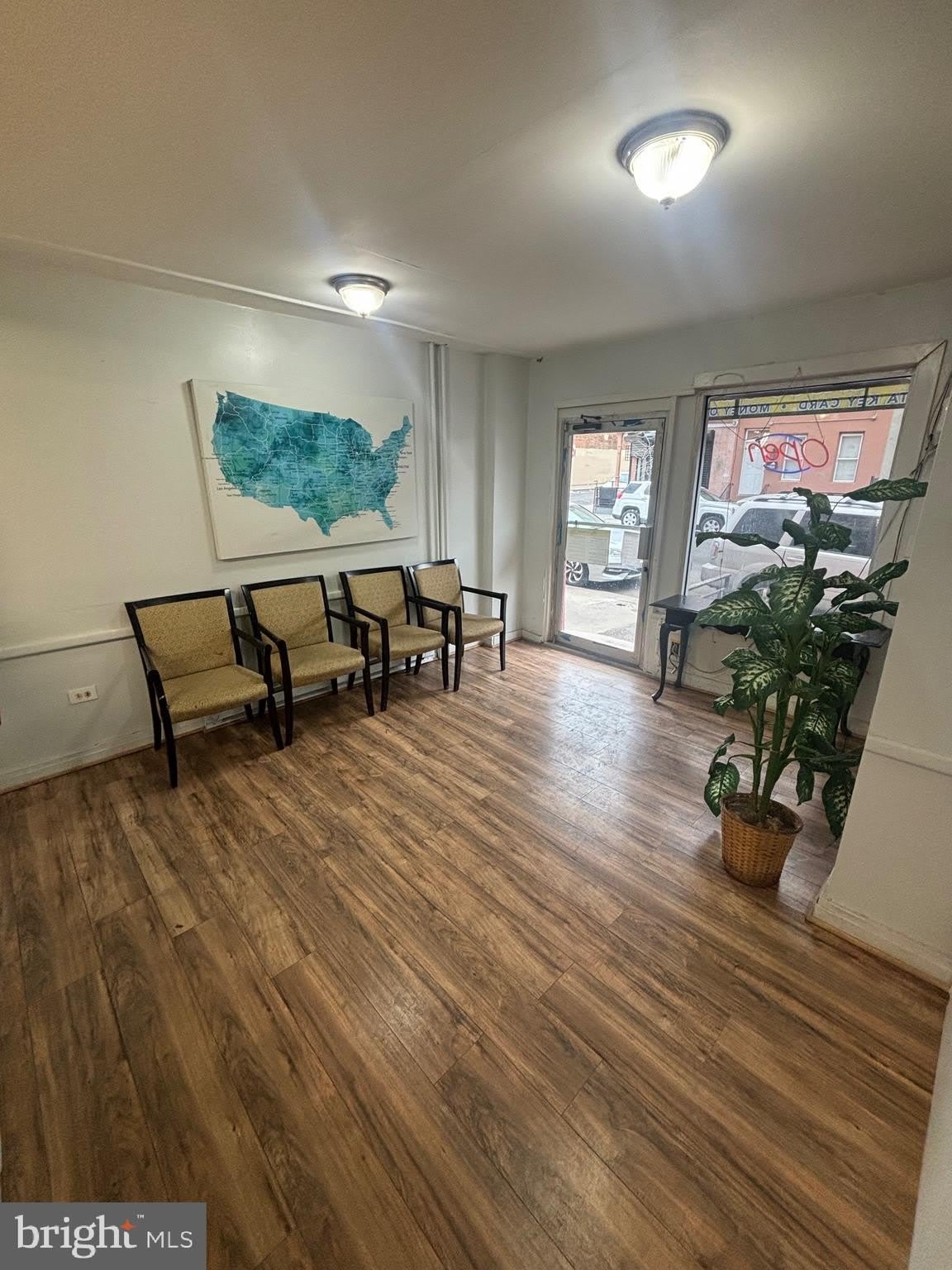 3105 N FRONT Street – photo 2