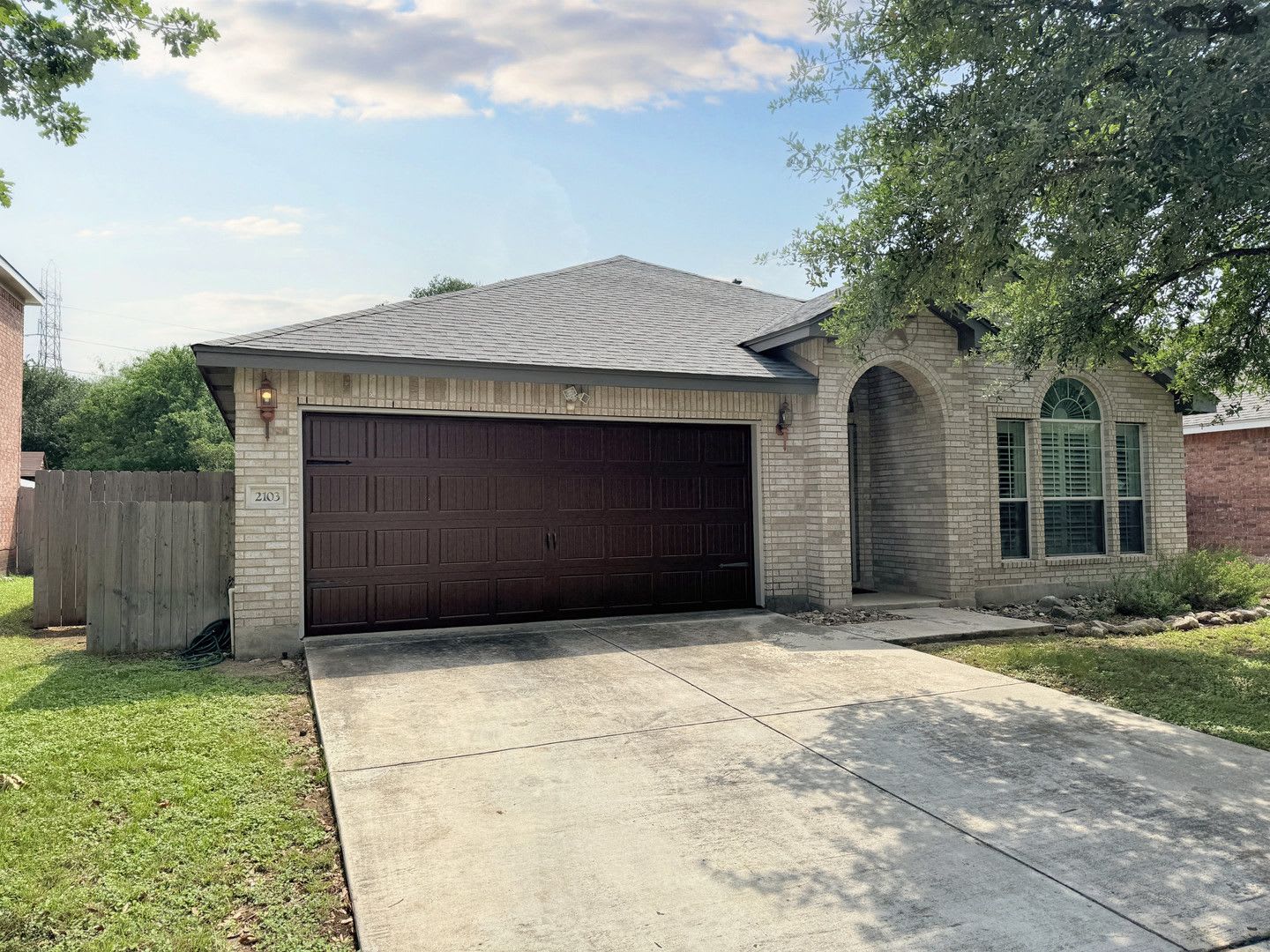 Beautiful Home in the gated community of Churchill Estates – photo 2
