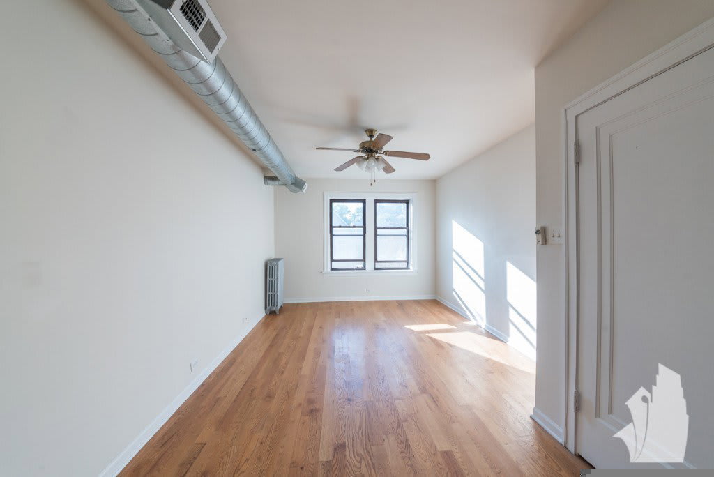 1249 West Henderson Street – photo 3