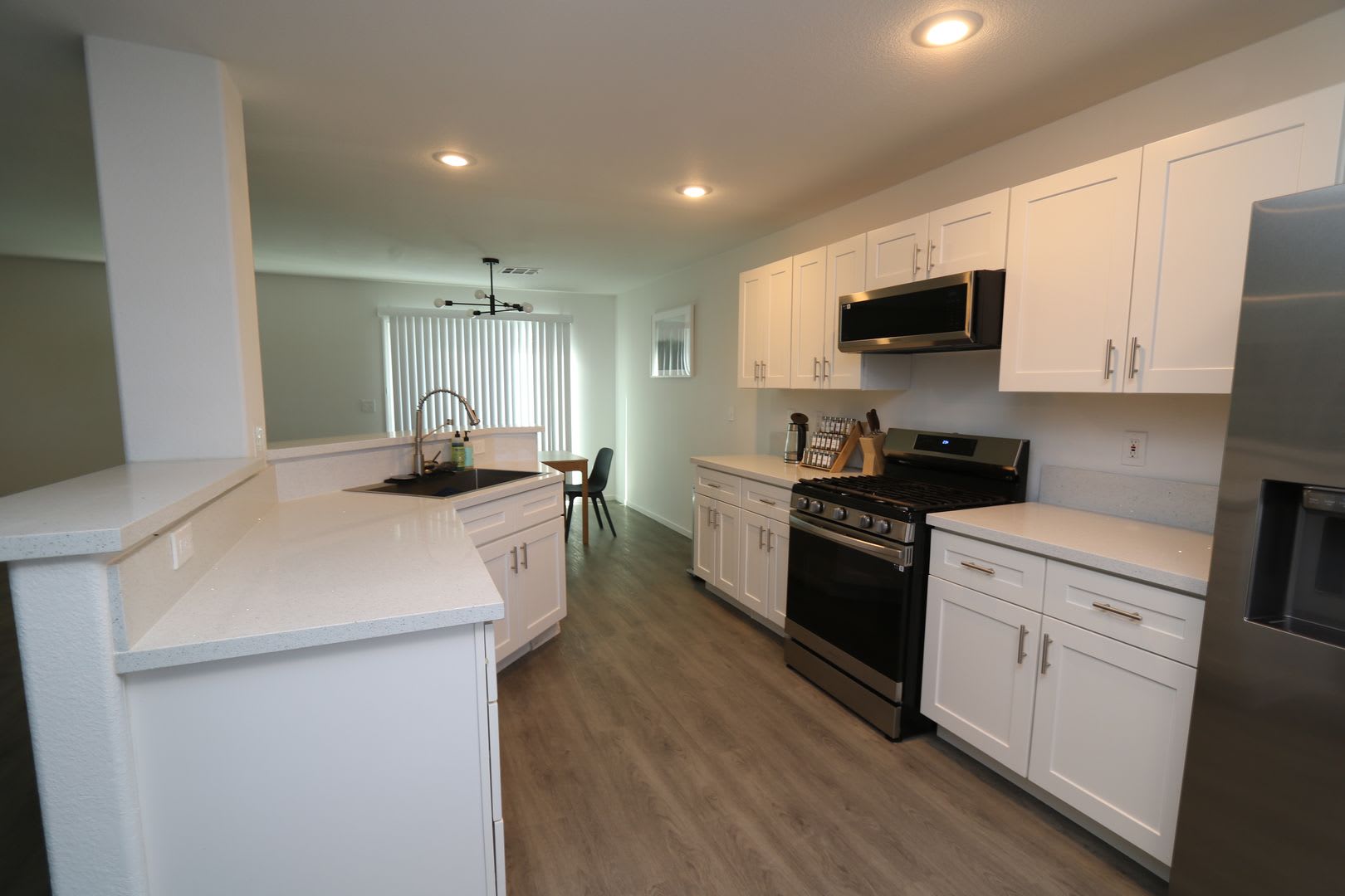 Modern fully furnished 2 Story home located in the Northwest – photo 2