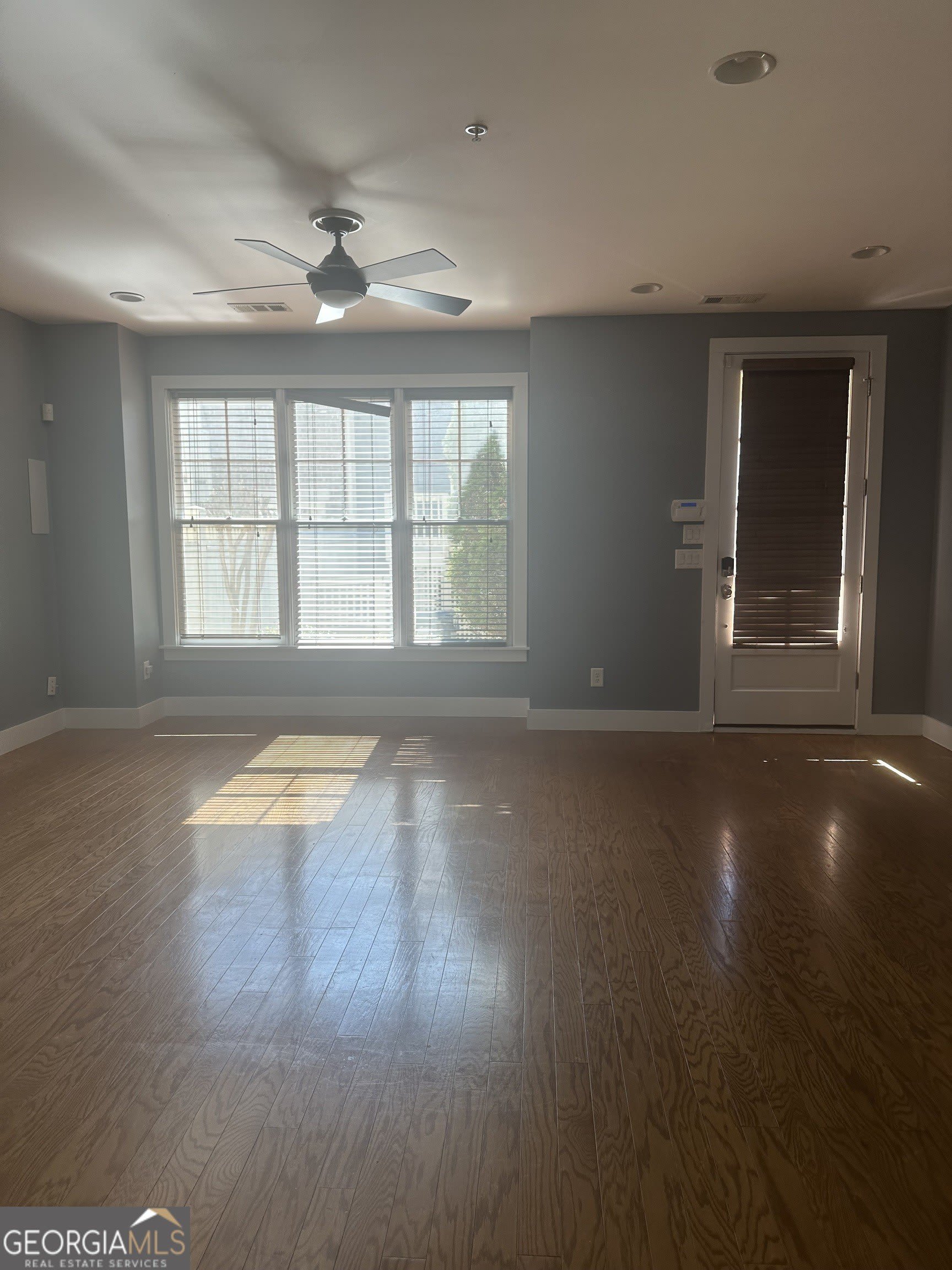 6166 Holly Park Lane SE – photo 3