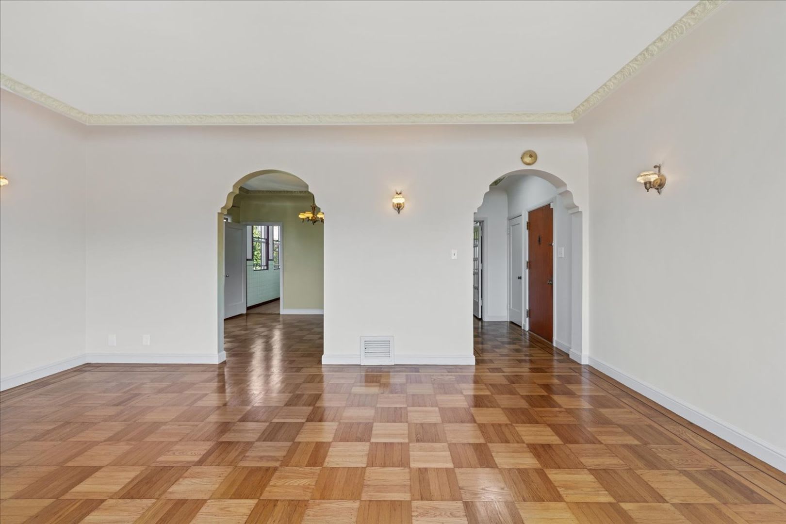 Bayview Heights Gem – photo 5