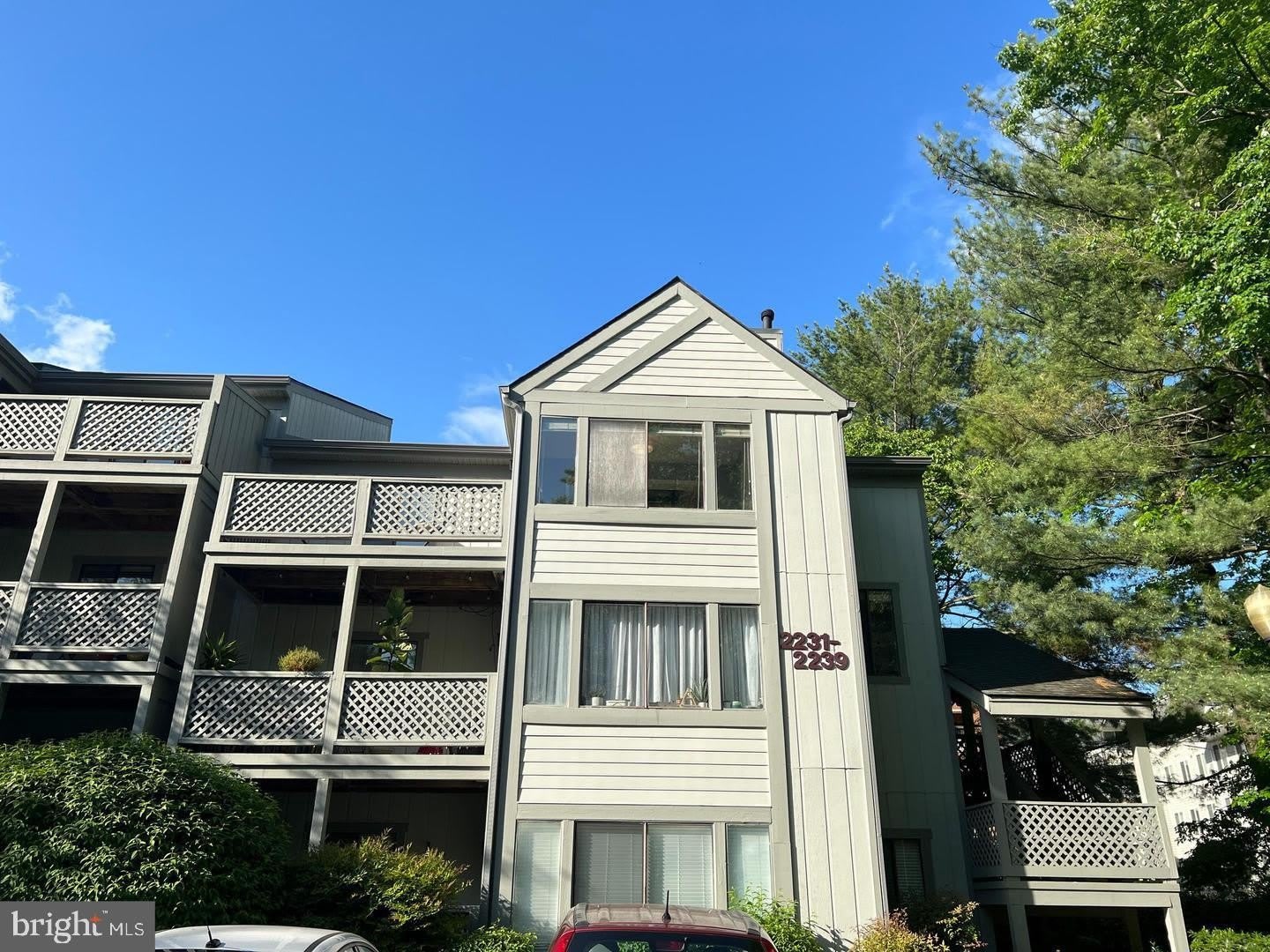 2239 Hunters Run Drive – photo 1