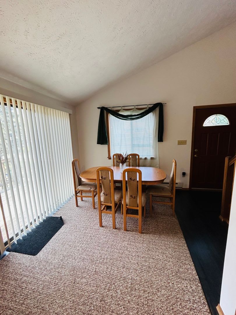 Bright and spacious 3-bedroom, 1-bath home featuring a nice backyard – photo 5