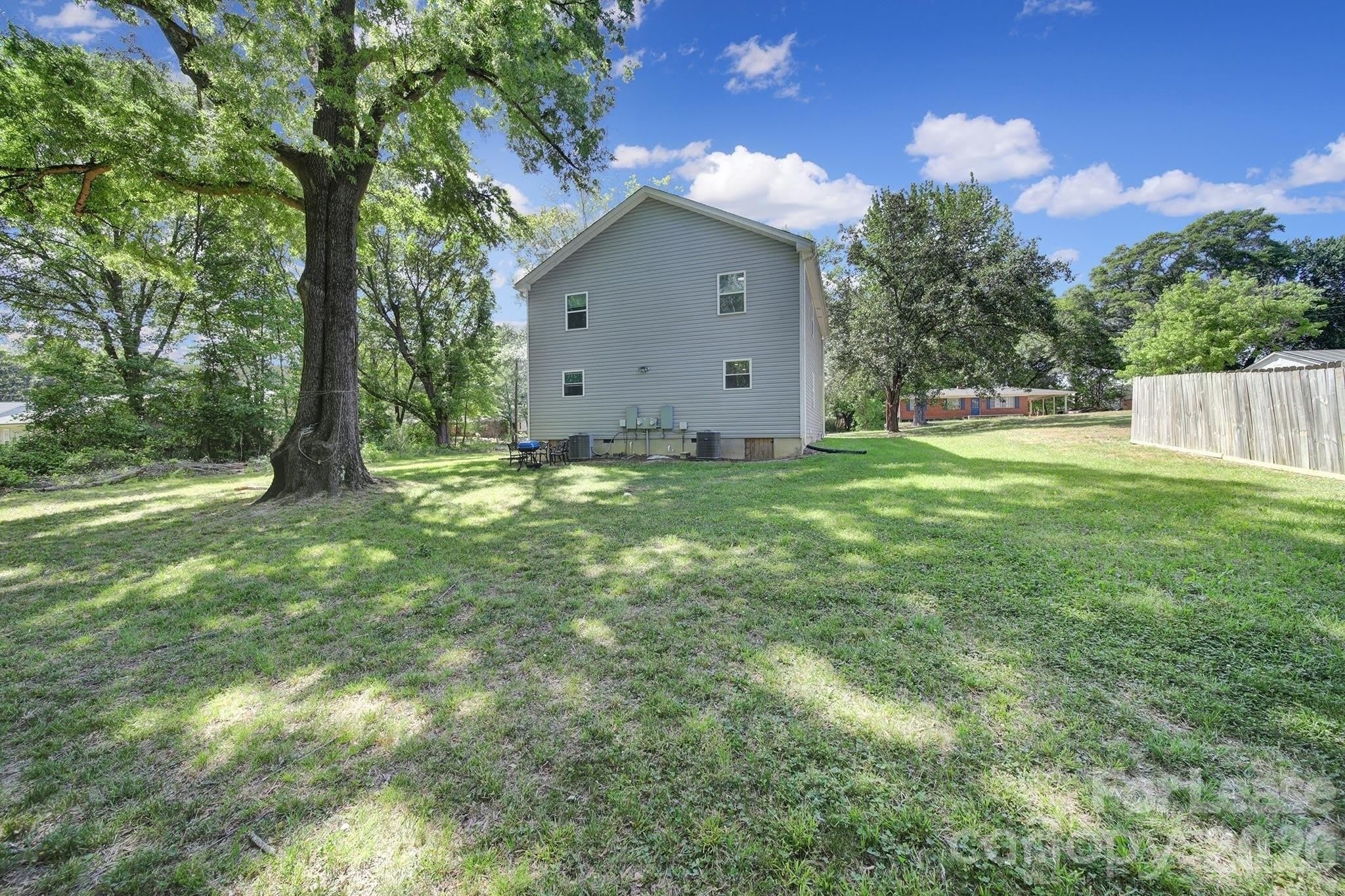 110 Carpenter Street – photo 2