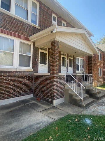 5424 Rhodes Avenue – photo 2