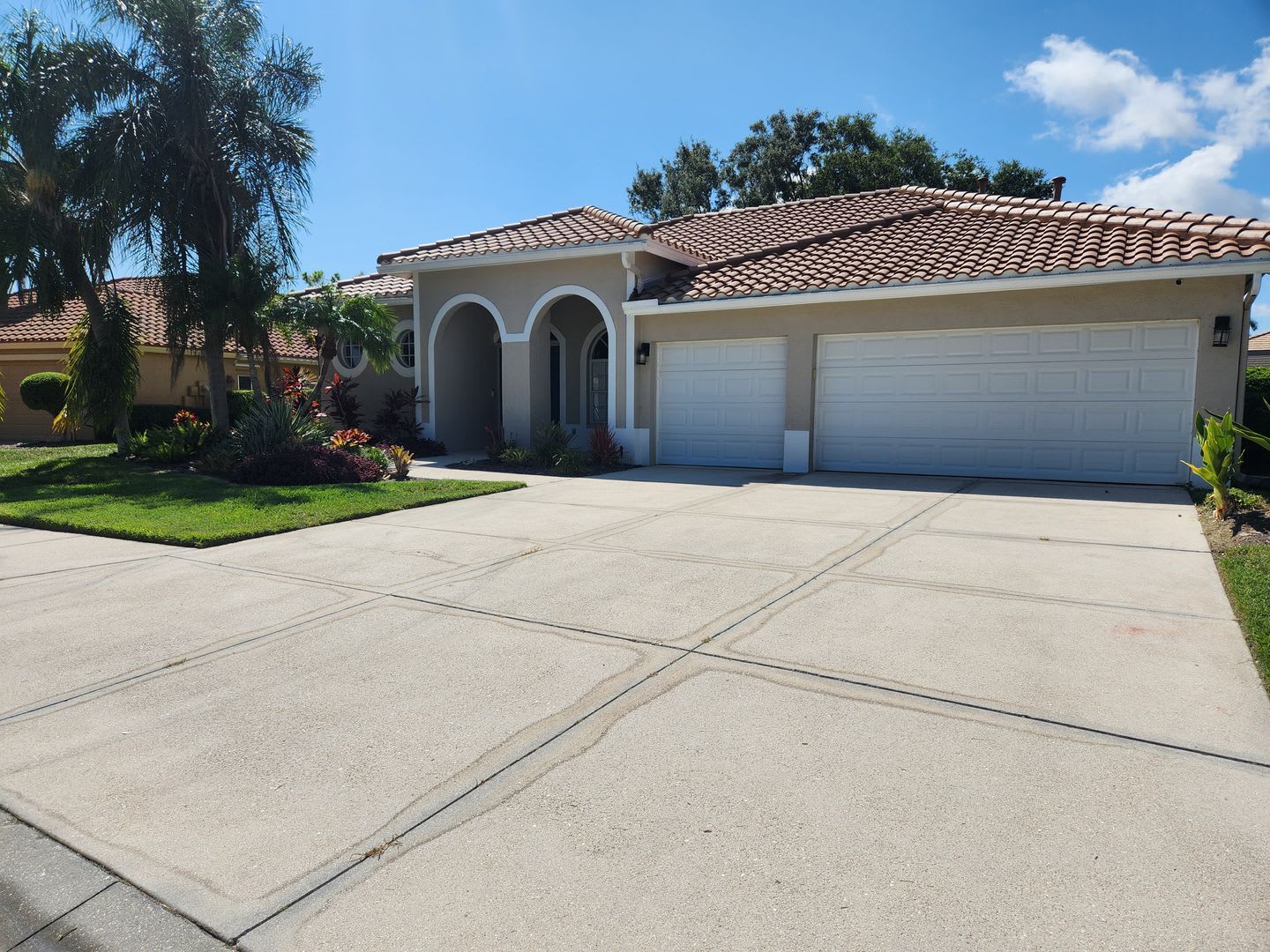 5274 Far Oak Circle – photo 2