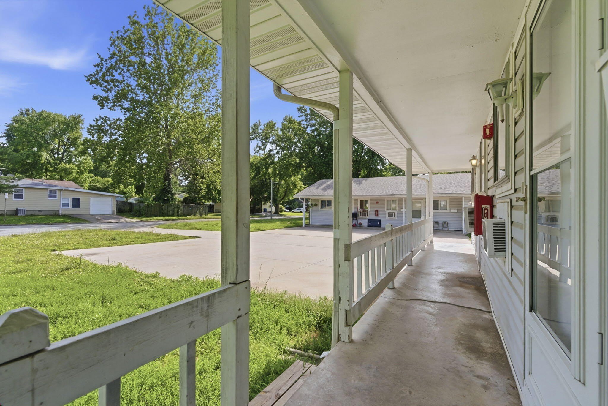 1017 W Washita Street – photo 3
