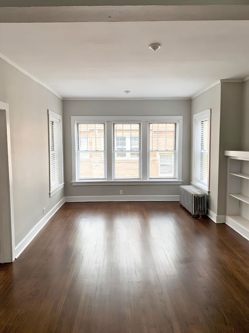 East Edgewater One Bed/One Bath ~ Heat Included ~ No Security Deposit – photo 3