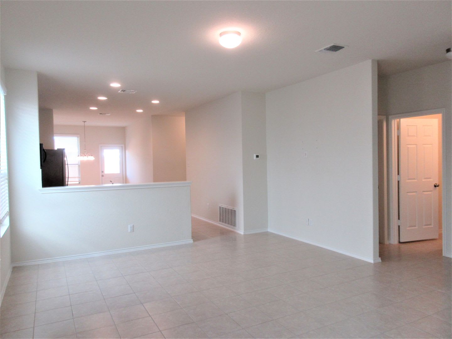 3-bedroom/2-bath + Office in Summerlyn Community – photo 4