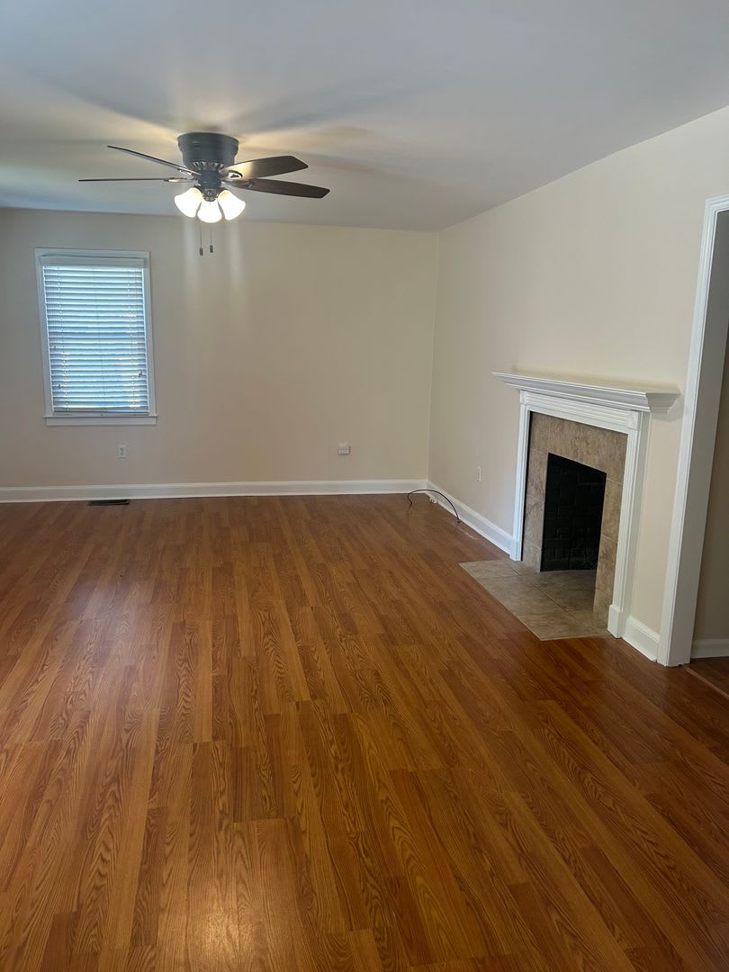 Simpsonville 3Bd 1Ba 1392 Sf – photo 2