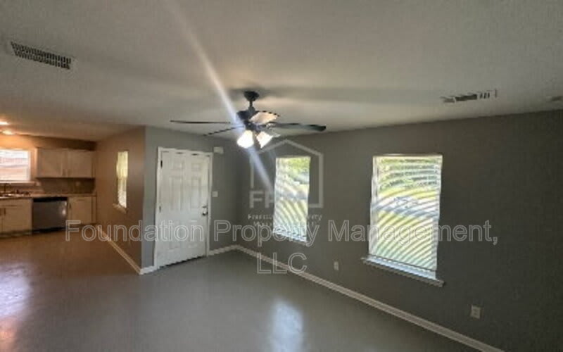 307 Harrell Street – photo 4
