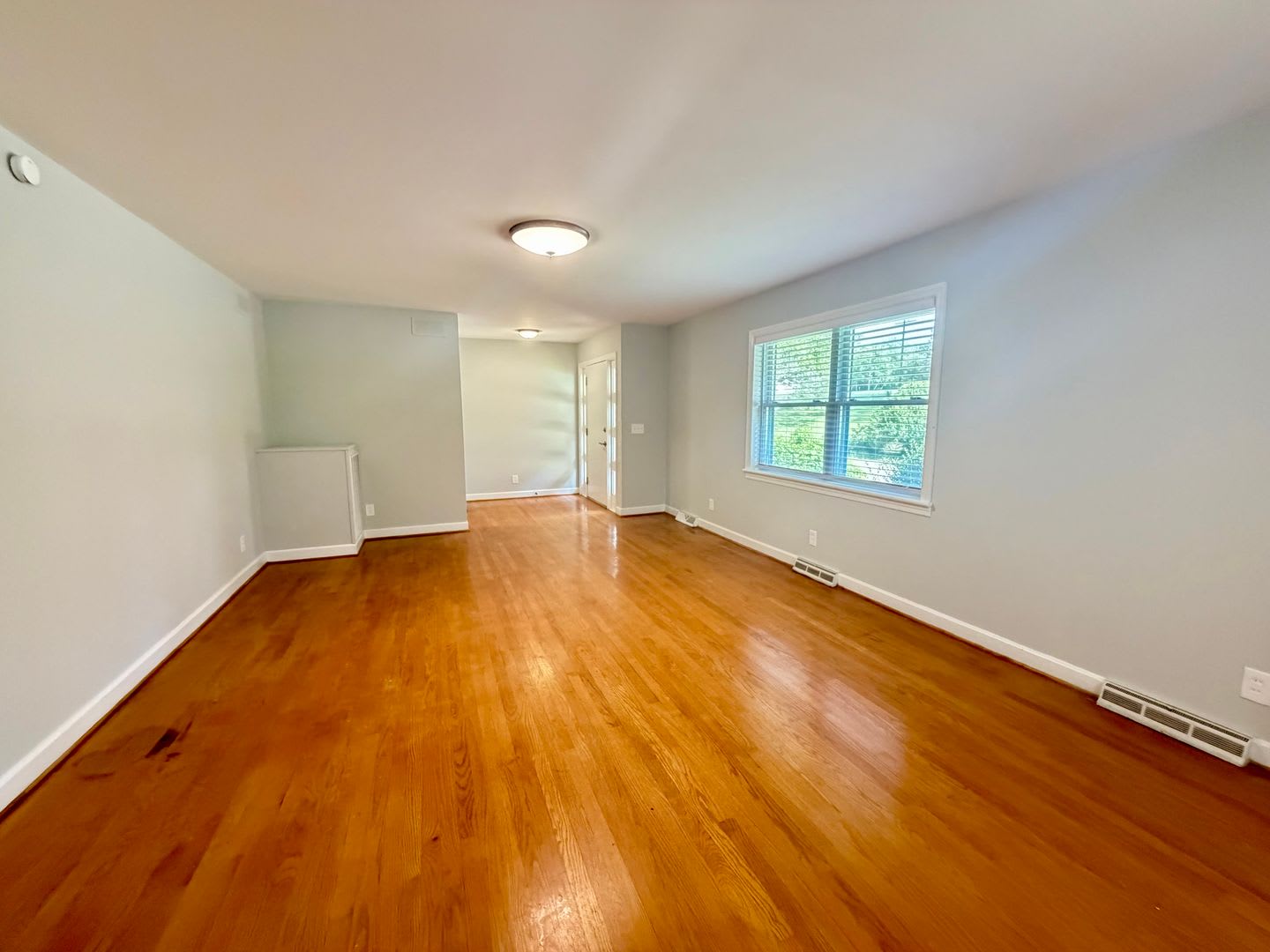 New Listing, New Possibilities! – photo 5