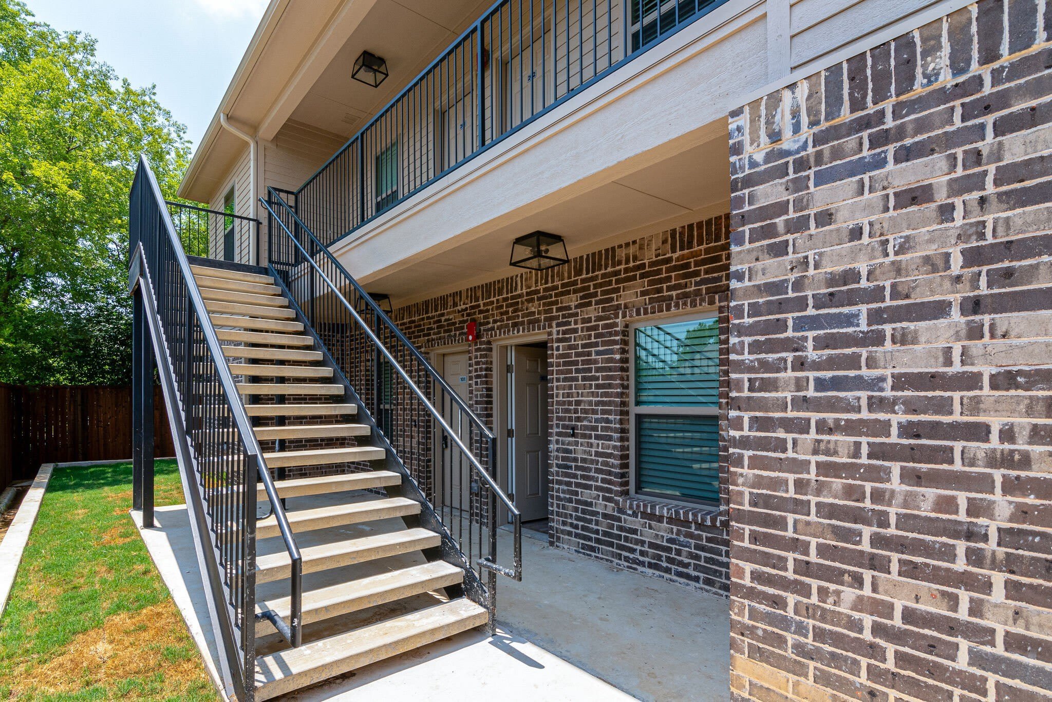 115 W Jones – photo 1