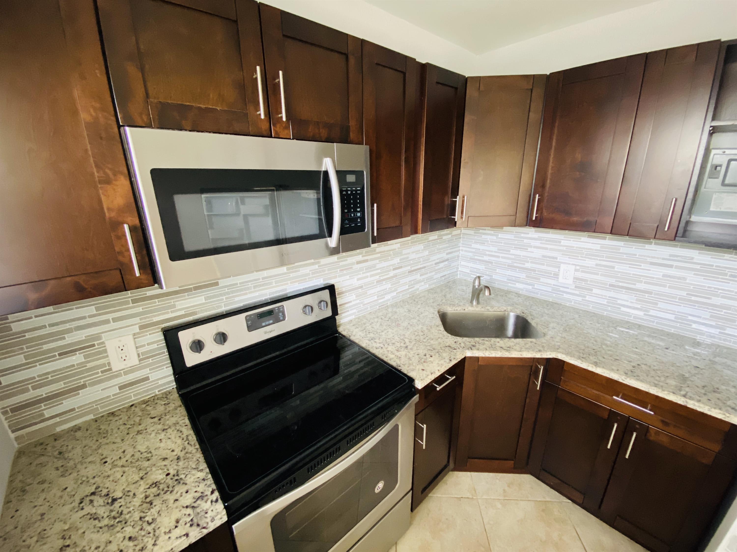 214 SW 15TH ST – photo 5