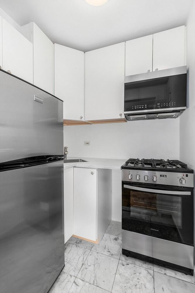 240 55TH Street – photo 4