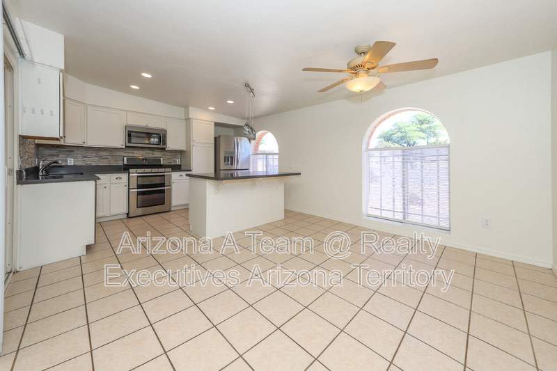 9530 East 42nd Street – photo 5