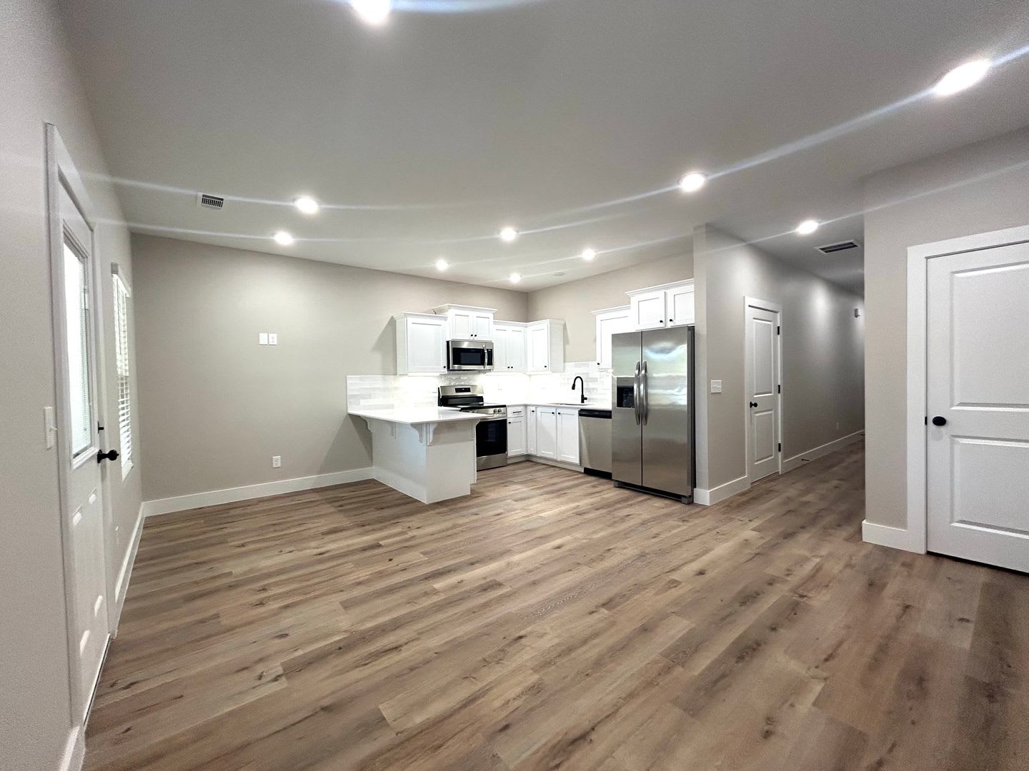 FREE 50" TV if lease signed by Aug 31st. New 3 Bedroom / 2.5 Bathroom Townhome in Decatur! – photo 5
