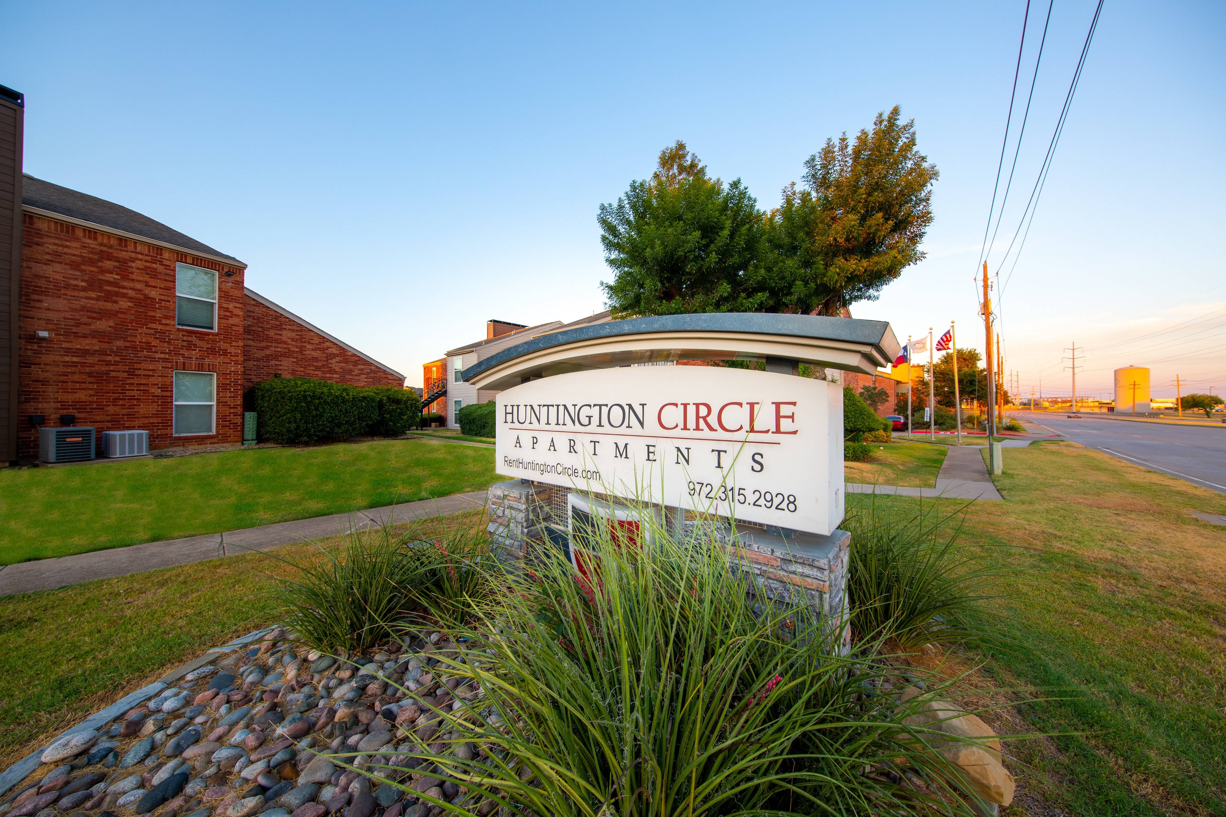Huntington Circle Apartments – photo 2