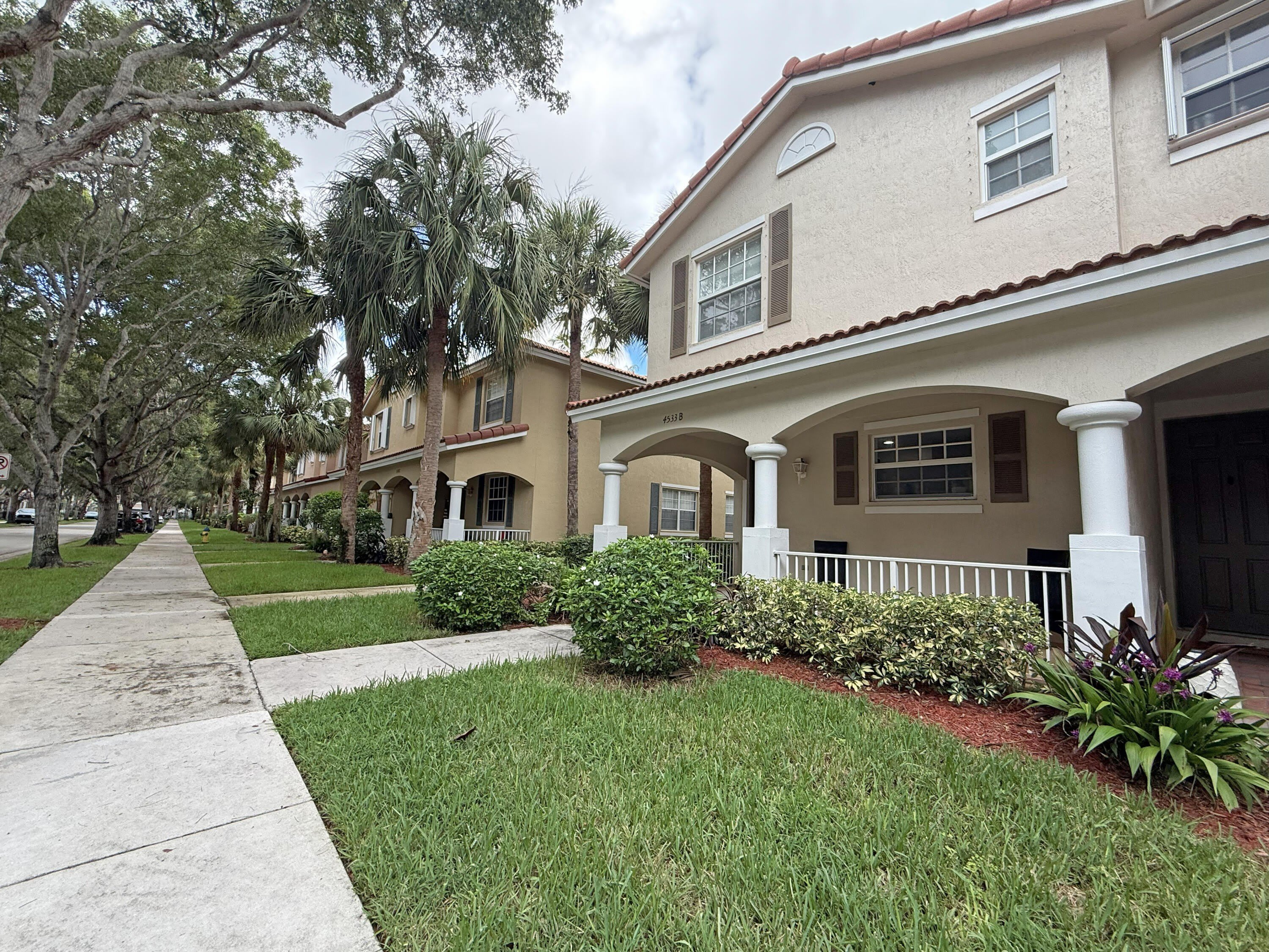 4533 Highgate Drive – photo 2