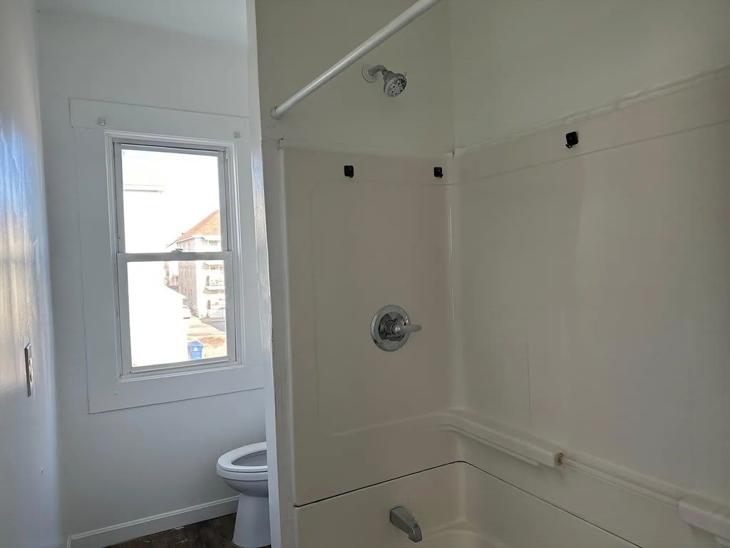 175 Phillips Ave – photo 4