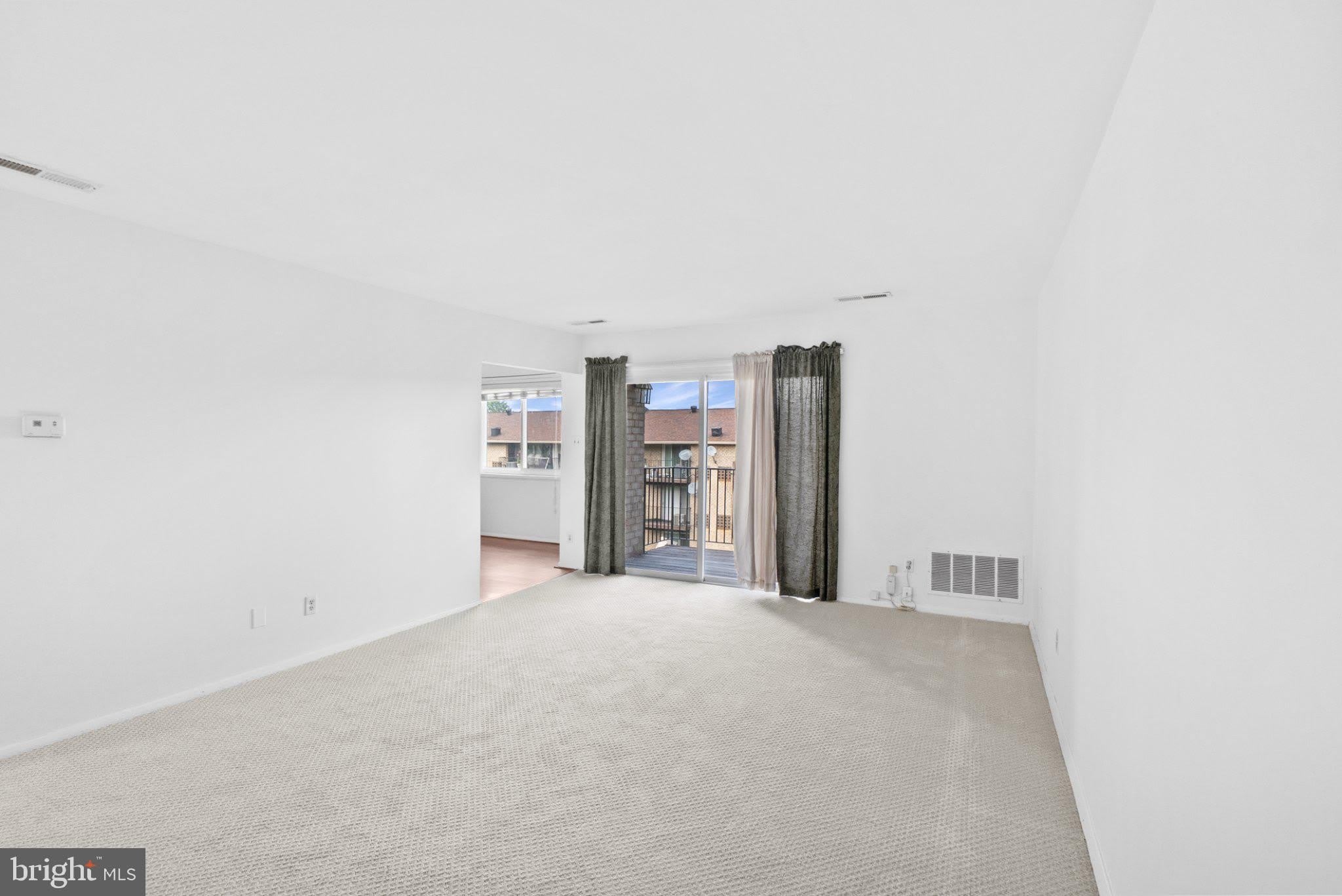 6284 ROSE HILL Drive – photo 3