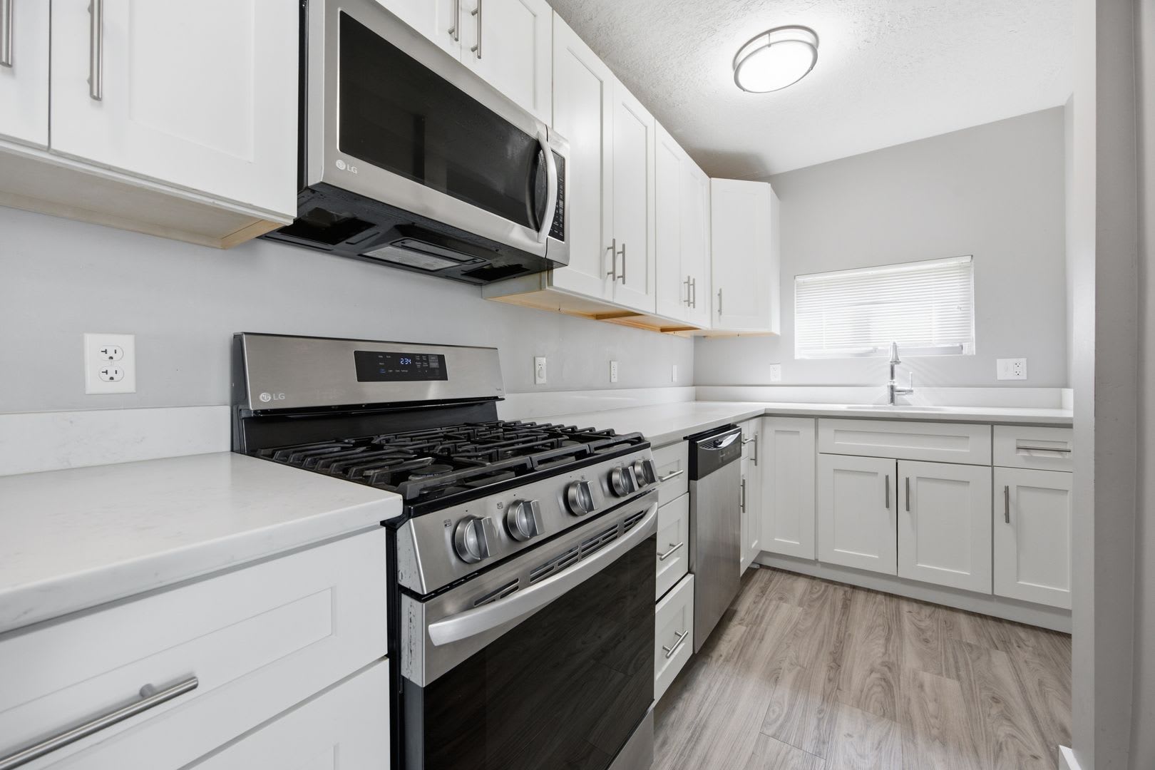 Well-maintained 3BR Home in Duquesne, Section 8 Considered!! – photo 2