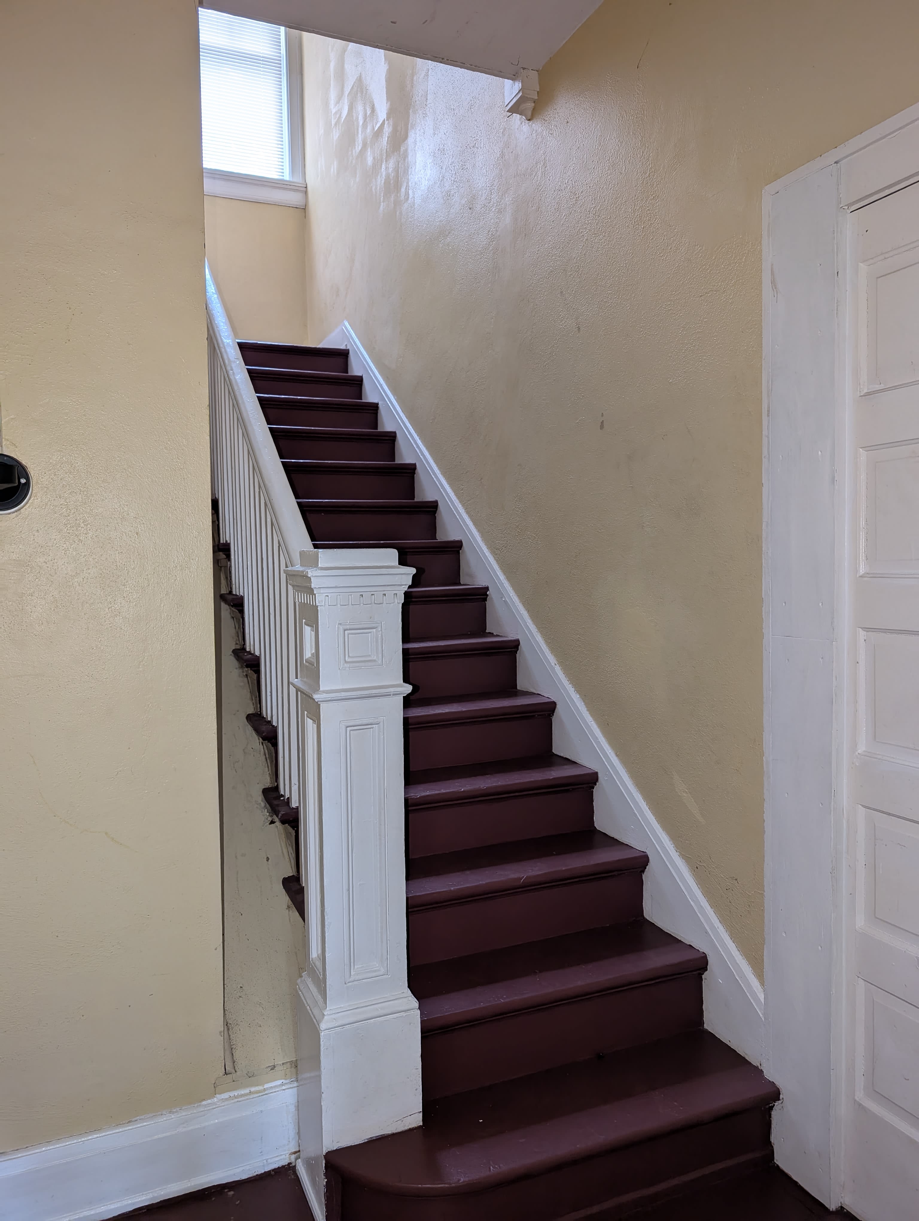 1009 Vance St N – photo 2