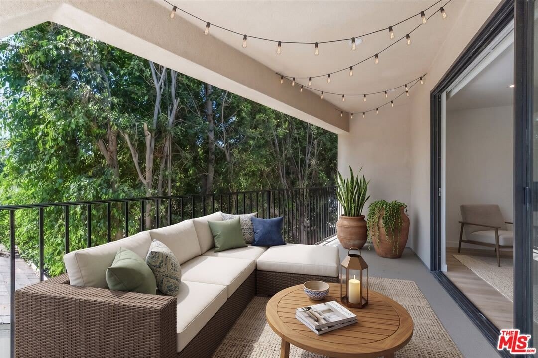 6913 1/2 Encino Ave – photo 2