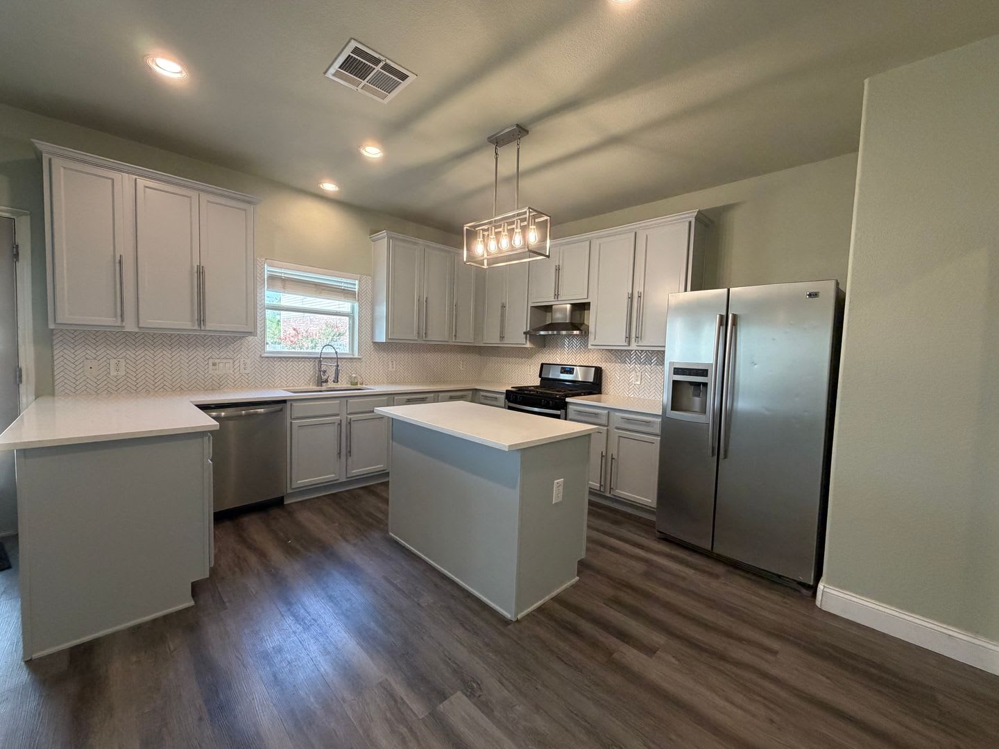 Big 4 Bedroom Home In Round Rock – photo 5