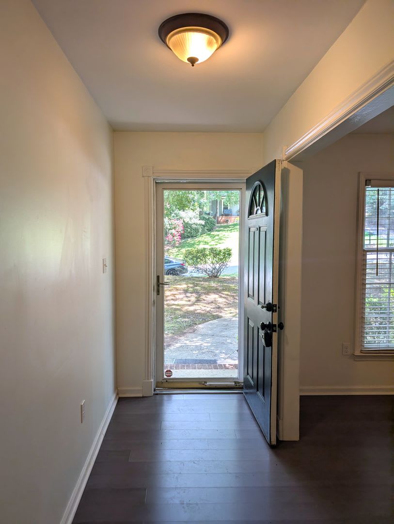 South Charlotte, 3 Bedroom, Minutes from the Arboretum! – photo 2