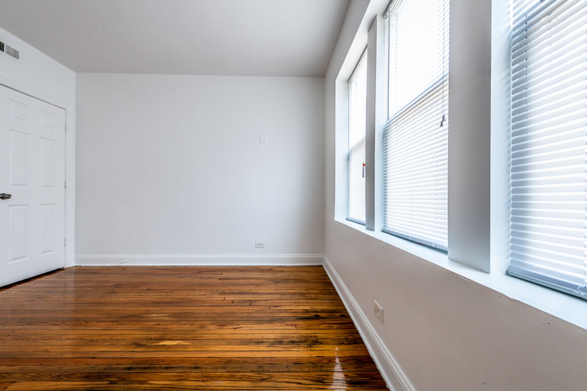 Chicago Lawn Apartments – photo 4