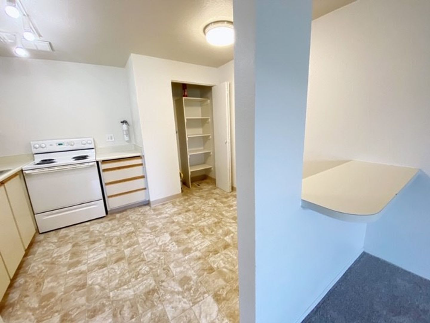 East Anchorage Two Bedroom Condo w/ In Unit Laundry – photo 3