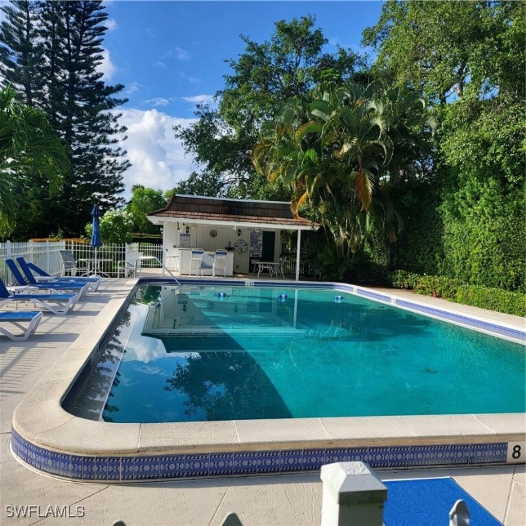 2 2 First Floor Unit Delnor Wiggins State Park And Beach Steps Away From Pool Seasonal – photo 4