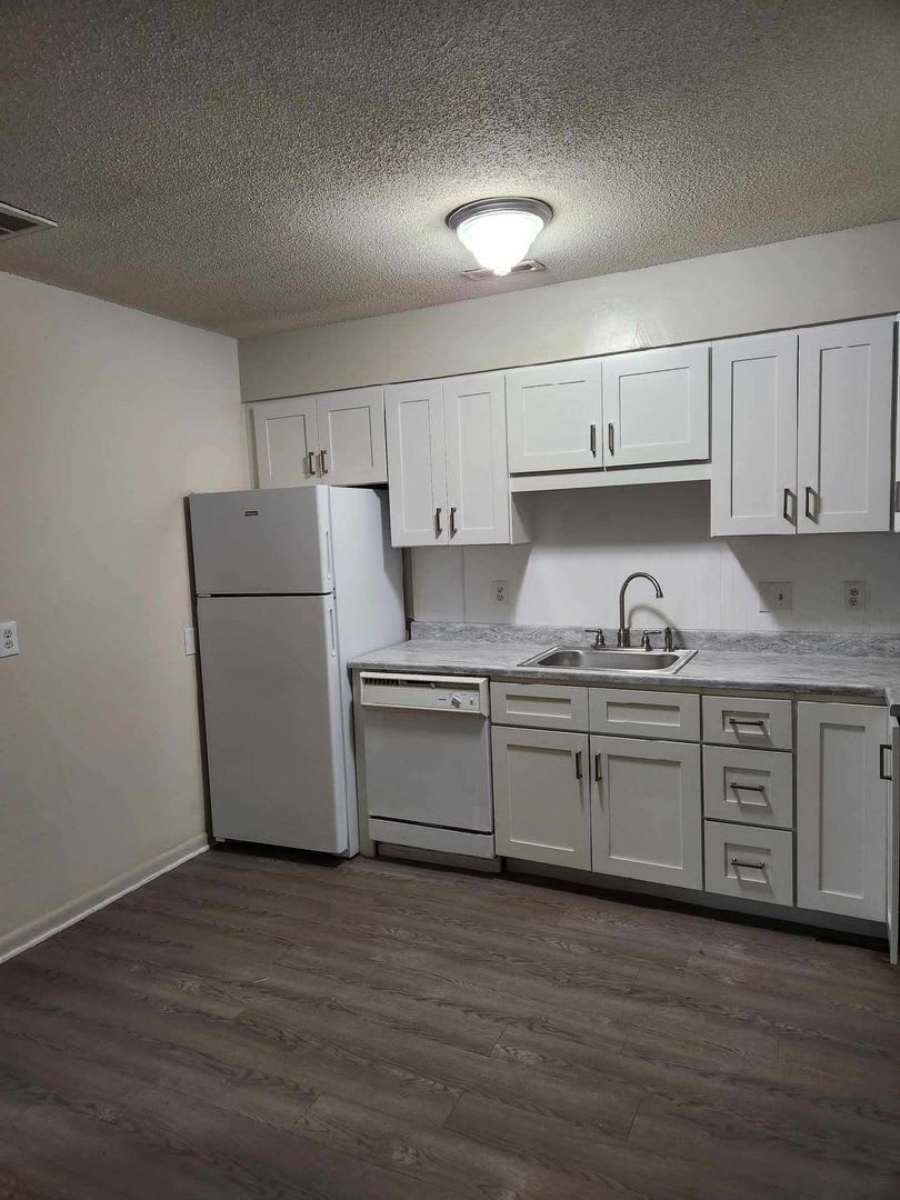 Limited Time Special One Month Free With 13 Month Lease Term And Security Deposit 500 Woodall Apartments 1 Bedroom Blocks From Ncsu Campus Pets Alowed – photo 2