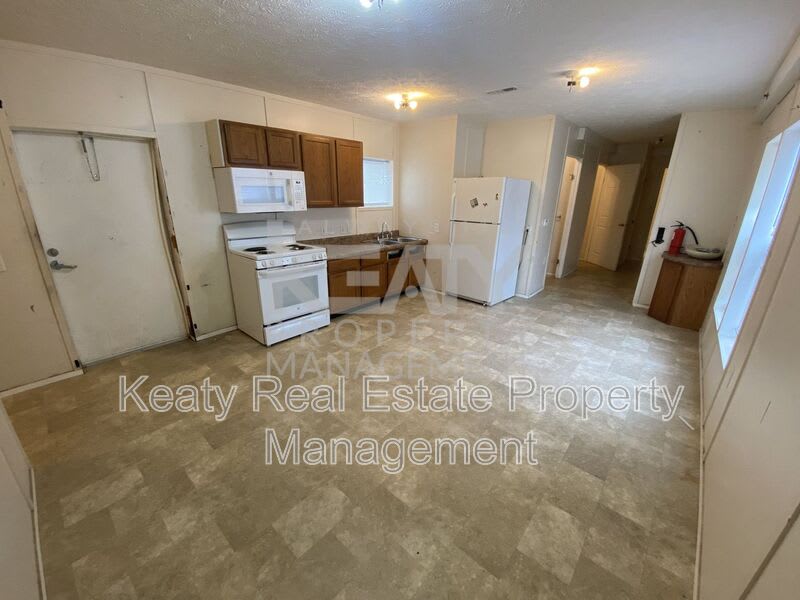 926 S Railroad Avenue – photo 3