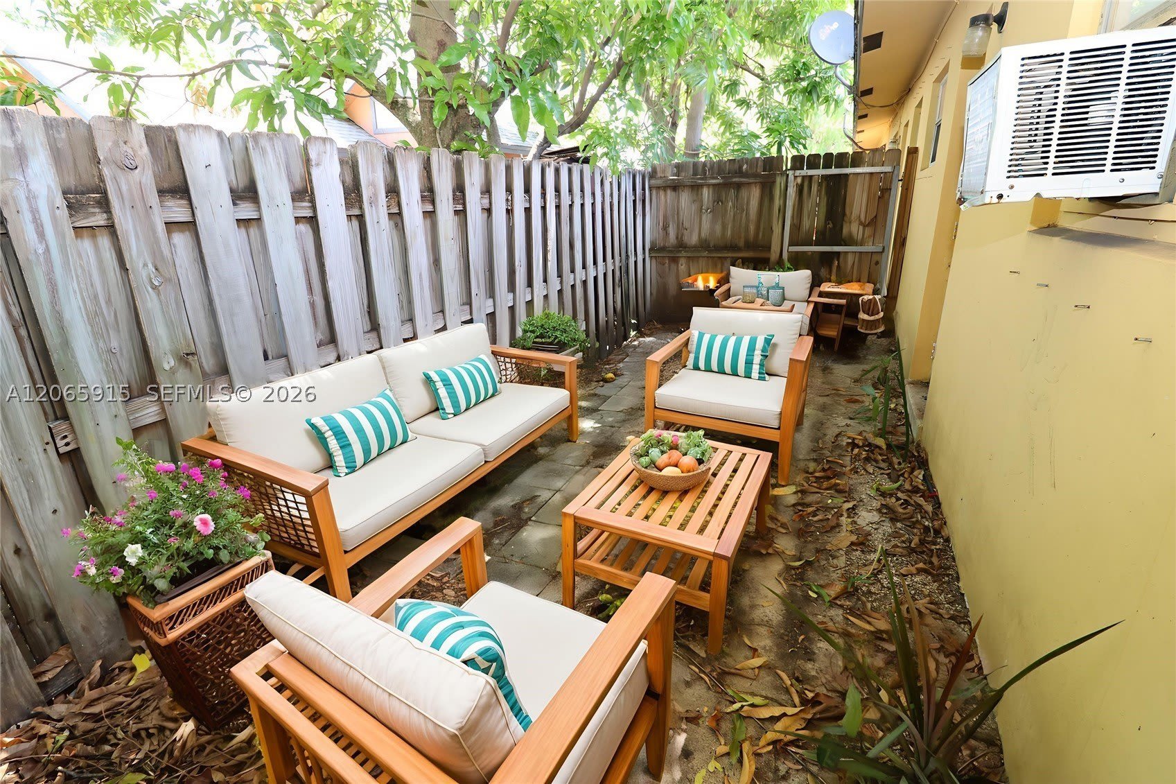 1341 NE 5th Ter – photo 3