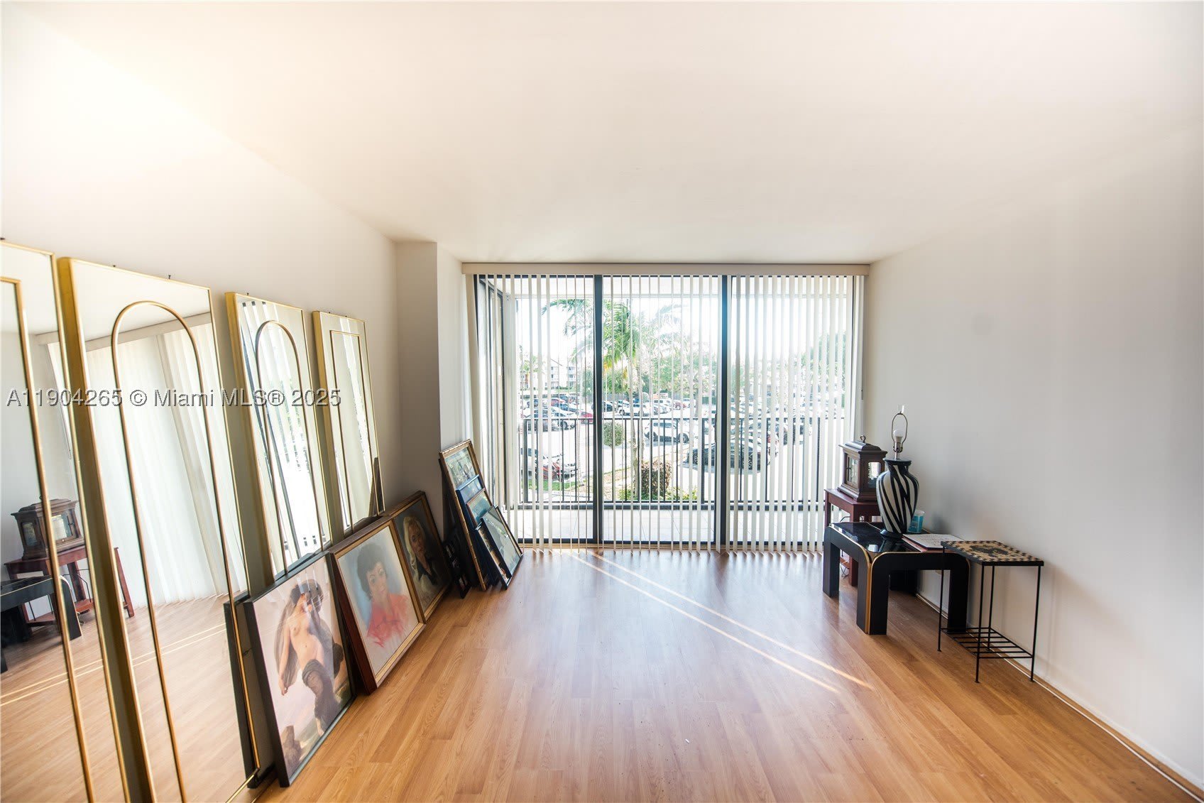 200 Leslie Dr – photo 5