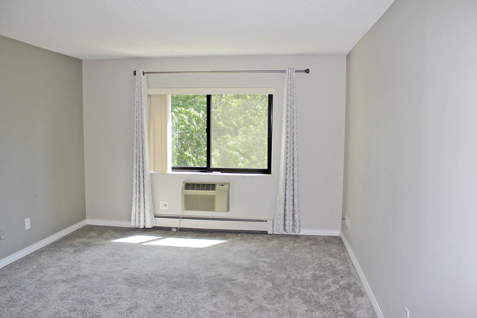 Heather Gardens 55+ Community 2 bedroom 2 bathroom condo! – photo 5